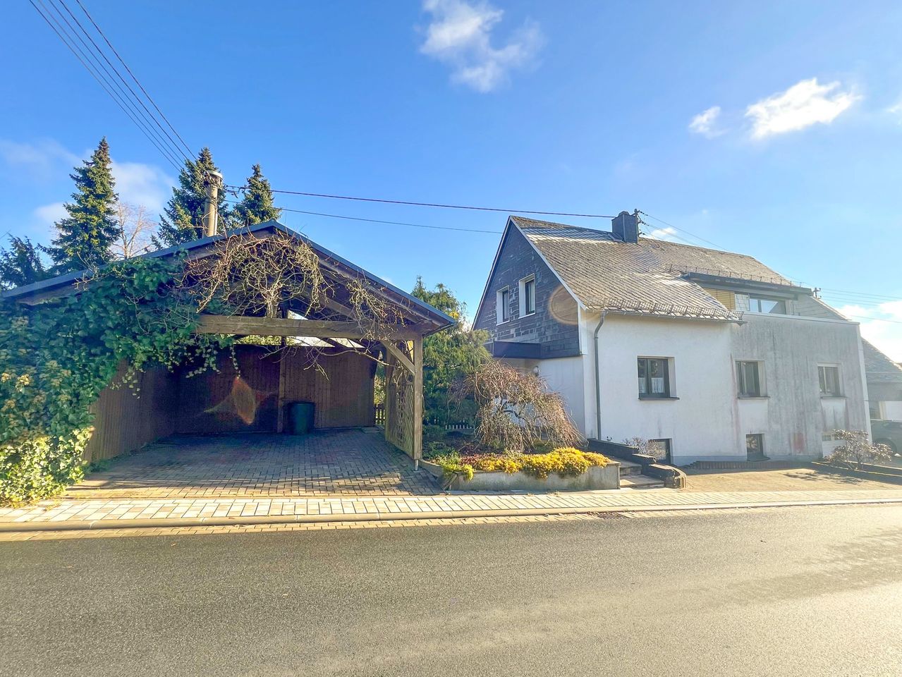 Einfamilienhaus in bevorzugter Wohnlage von Bad Marienberg OT – Mit tollem Fernblick!